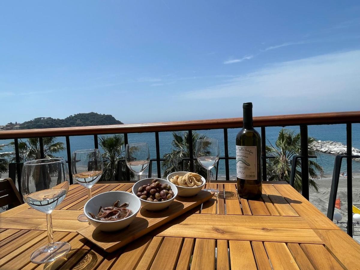 Sea See Si Sestri Levante Bagian luar foto